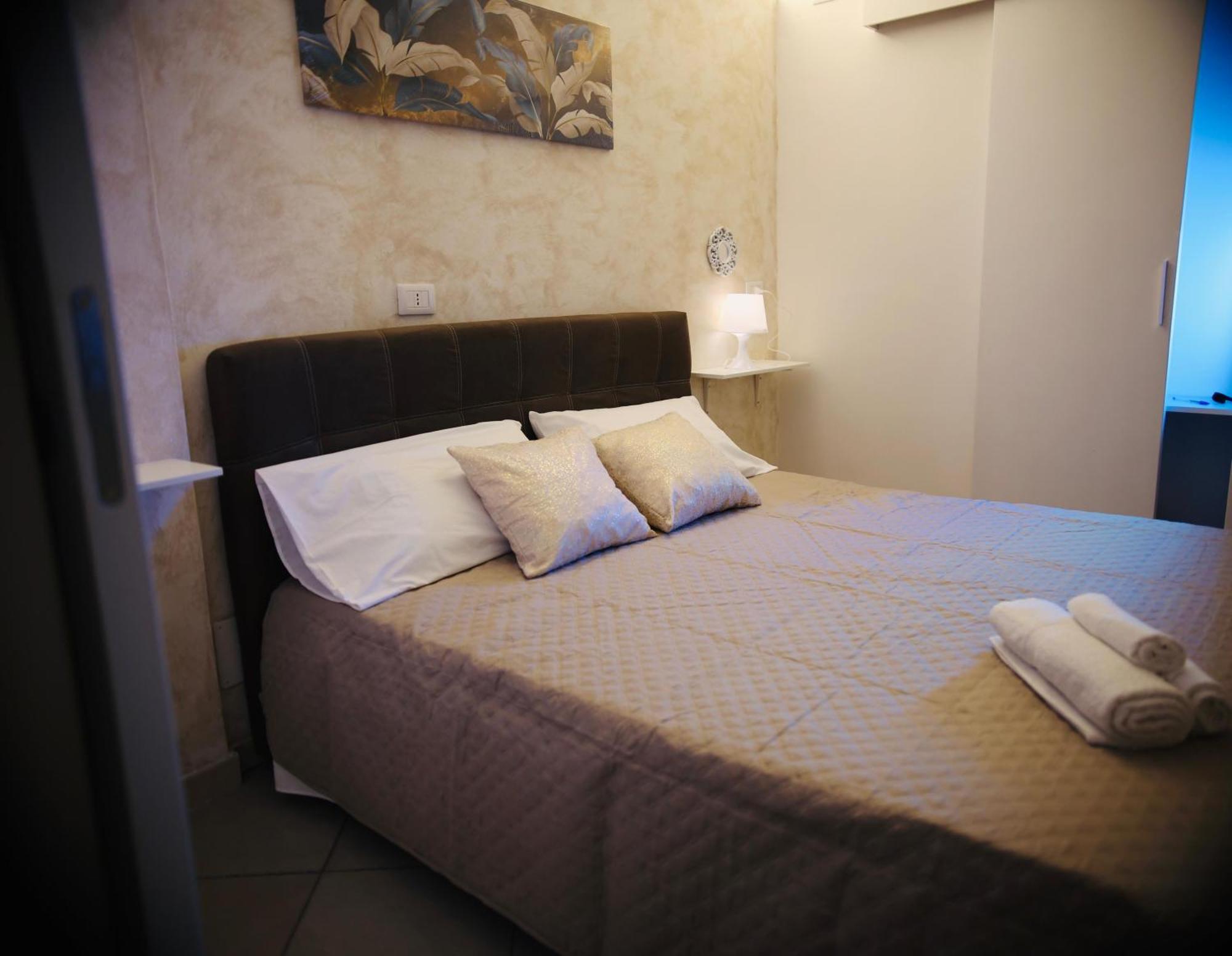 Holiday House Plebiscito Катания Экстерьер фото